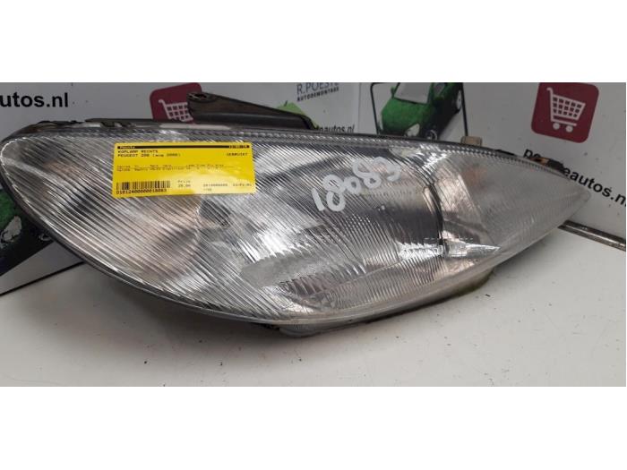 Headlight, right from a Peugeot 206 (2A/C/H/J/S) 1.4 XR,XS,XT,Gentry 2000