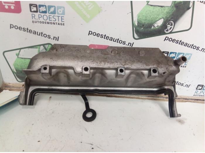 Gebrauchte Abdeckblech Motor Opel Vivaro 2.5 CDTI 16V Preis € 30,00 Margenregelung angeboten von Autodemontagebedrijf R. Poeste B.V.