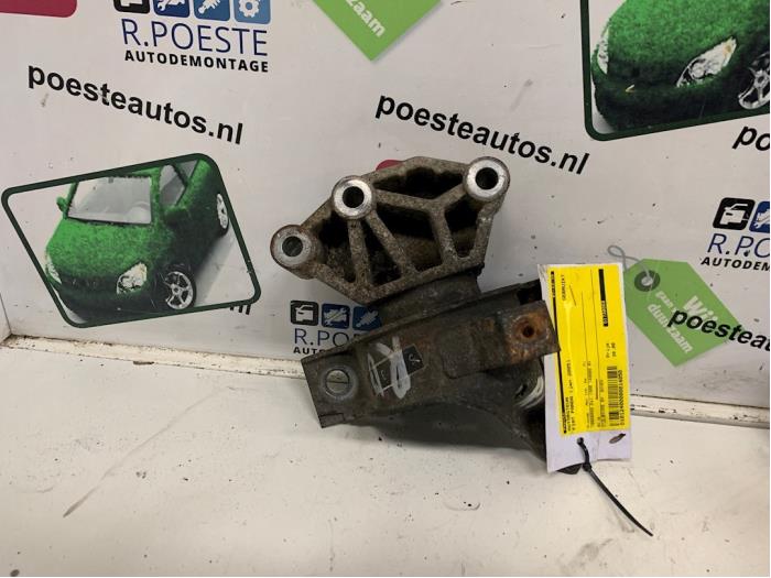 Used Engine mount Fiat Panda (169) 1.3 JTD 16V Multijet Price € 20,00 Margin scheme offered by Autodemontagebedrijf R. Poeste B.V.
