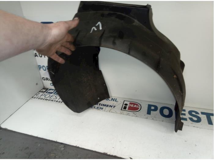 Wheel arch liner from a Fiat Panda (169) 1.1 Fire 2005