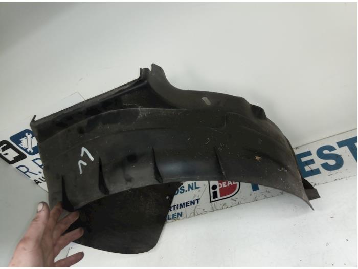 Wheel arch liner from a Fiat Panda (169) 1.1 Fire 2005