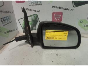 Używane Lusterko zewnetrzne prawe Opel Meriva 1.6 16V Cena € 15,00 Procedura marży oferowane przez Autodemontagebedrijf R. Poeste B.V.