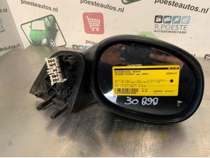 Używane Lusterko zewnetrzne prawe Citroen Xsara Picasso (CH) 1.8 16V Cena € 20,00 Procedura marży oferowane przez Autodemontagebedrijf R. Poeste B.V.