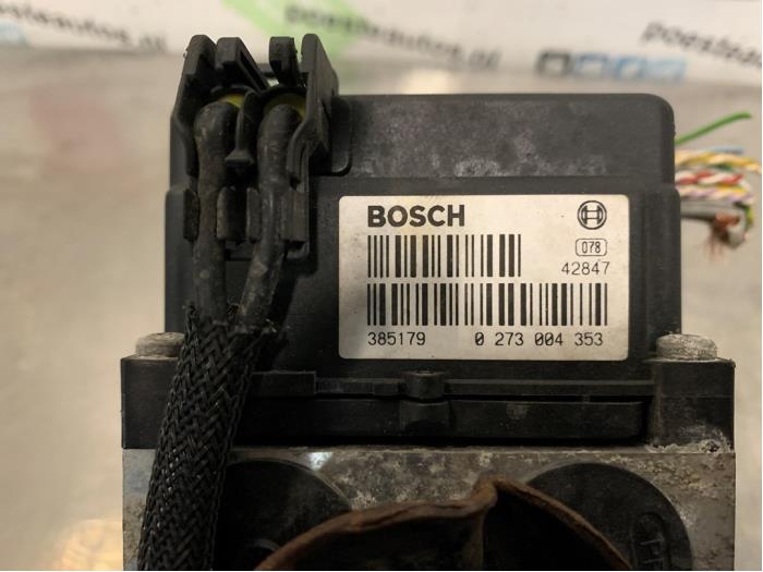 ABS Pumpe van een Citroën Xsara Picasso (CH) 1.6 2001