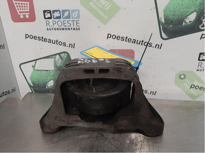Used Engine mount Ford Transit Connect 1.8 Tddi Price € 20,00 Margin scheme offered by Autodemontagebedrijf R. Poeste B.V.