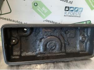 Used Rocker cover Citroen Saxo 1.4i SX,VSX Price € 20,00 Margin scheme offered by Autodemontagebedrijf R. Poeste B.V.