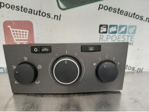 Używane Panel sterowania nagrzewnicy Opel Astra H (L48) 1.4 16V Twinport Cena € 20,00 Procedura marży oferowane przez Autodemontagebedrijf R. Poeste B.V.