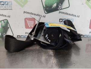 Usados Cinturón de seguridad derecha delante Opel Astra H (L48) 1.4 16V Twinport Precio € 25,00 Norma de margen ofrecido por Autodemontagebedrijf R. Poeste B.V.
