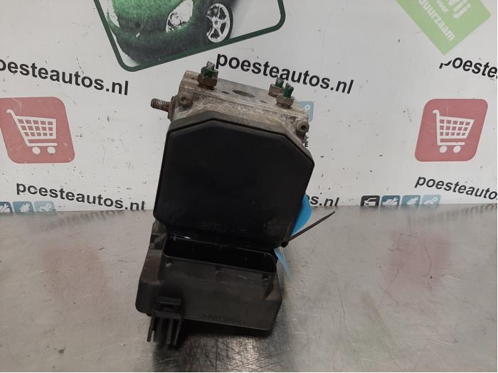 Usagé Bloc ABS Renault Scénic I (JA) 2.0 16V RX4 Prix € 50,00 Règlement à la marge proposé par Autodemontagebedrijf R. Poeste B.V.