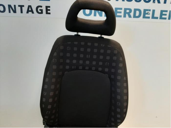 Seat, right from a Volkswagen New Beetle (9C1/9G1) 2.0 1999
