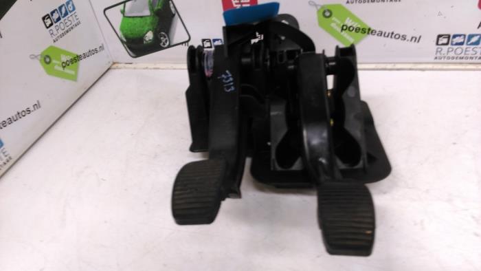 Używane Pedal hamulca Fiat Panda (169) 1.1 Fire Cena € 20,00 Procedura marży oferowane przez Autodemontagebedrijf R. Poeste B.V.