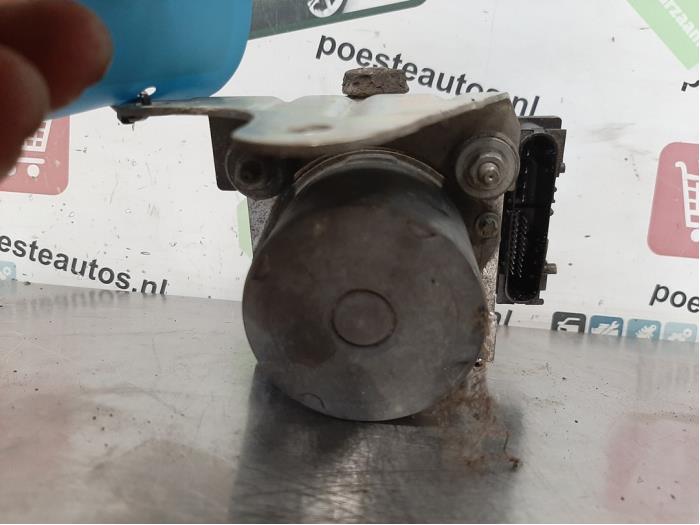 Usagé Pompe ABS Fiat Panda (169) 1.3 JTD 16V Multijet Prix € 30,00 Règlement à la marge proposé par Autodemontagebedrijf R. Poeste B.V.