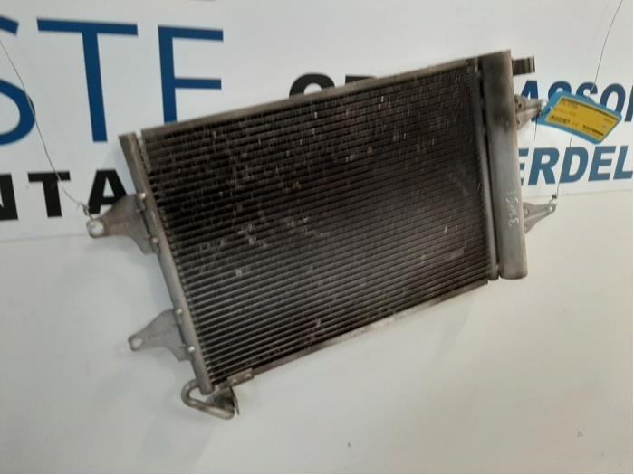 Gebruikte Kondensor, luftkonditionering Volkswagen Fox (5Z) 1.2 Prijs € 30,00 Margeregeling aangeboden door Autodemontagebedrijf R. Poeste B.V.