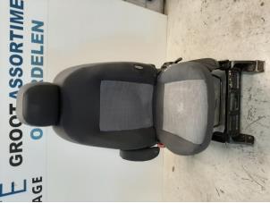 Używane Fotel lewy Peugeot Bipper (AA) 1.4 HDi Cena € 110,00 Procedura marży oferowane przez Autodemontagebedrijf R. Poeste B.V.