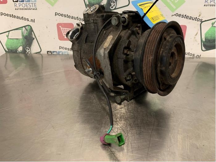 Usagé Compresseur de clim Volkswagen Passat (3B3) 2.0 Prix € 40,00 Règlement à la marge proposé par Autodemontagebedrijf R. Poeste B.V.