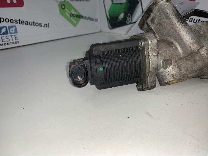EGR valve from a Fiat Panda (169) 1.3 JTD 16V Multijet 2005
