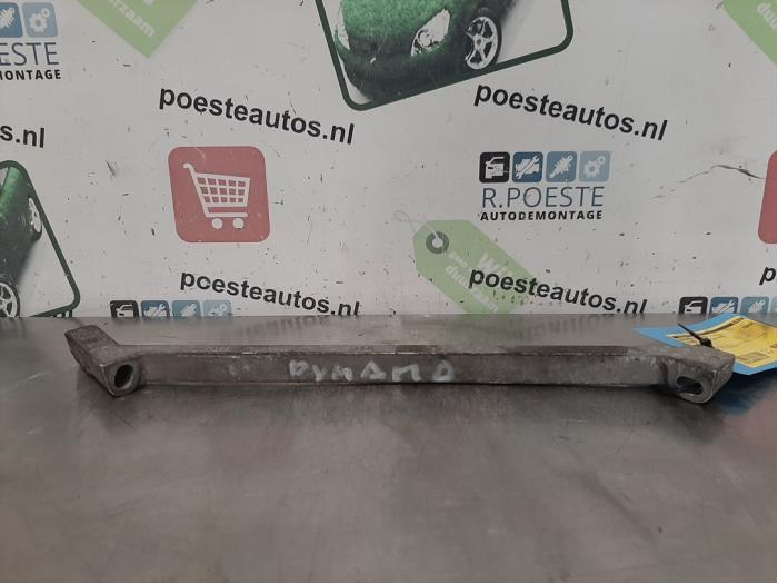 Gebrauchte Dynamostütze oben Renault Scénic III (JZ) 1.6 16V Preis € 20,00 Margenregelung angeboten von Autodemontagebedrijf R. Poeste B.V.