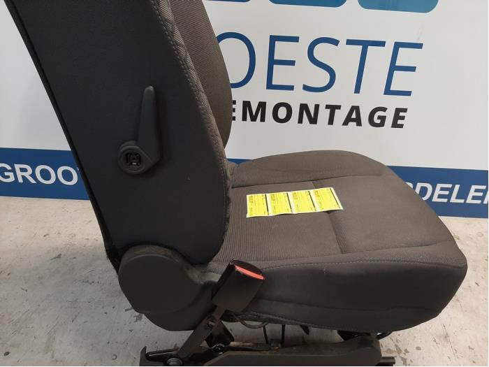 Seat, left from a Renault Scénic III (JZ) 1.6 16V 2010