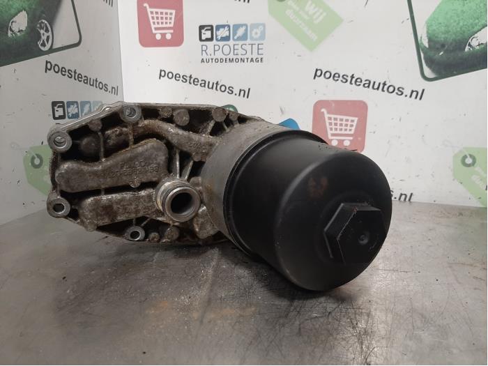 Oil filter housing from a Citroën C5 III Tourer (RW) 3.0 HDiF V6 24V 2009