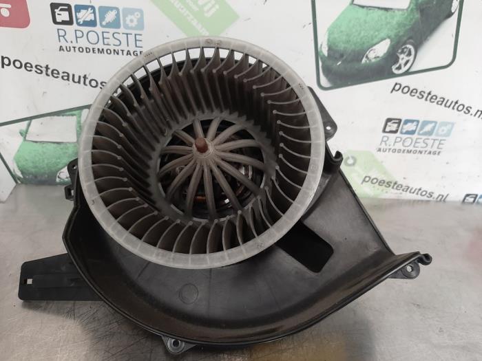 Heating and ventilation fan motor from a Volkswagen Polo IV (9N1/2/3) 1.4 TDI 75 2002