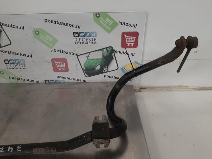 Front anti-roll bar from a Opel Vectra C GTS 1.8 16V 2004