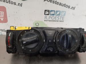 Usados Panel de control de calefacción Mercedes CLK (W208) 2.0 200 16V Precio € 30,00 Norma de margen ofrecido por Autodemontagebedrijf R. Poeste B.V.