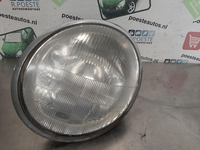 Używane Reflektor lewy Lancia Lybra 1.9 JTD Cena € 20,00 Procedura marży oferowane przez Autodemontagebedrijf R. Poeste B.V.