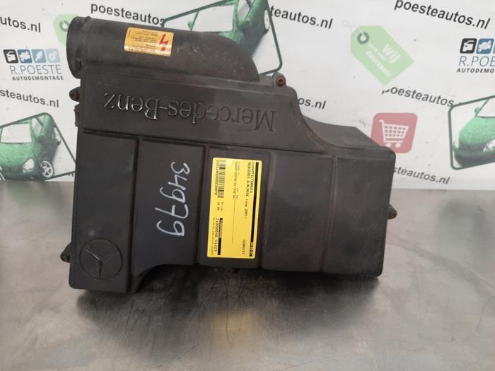 Begagnade Luftfilterhus Mercedes A (W168) 1.6 A-160 Pris € 30,00 Marginaltabell erbjuds av Autodemontagebedrijf R. Poeste B.V.