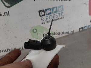 Usados Sensor de golpeteo Peugeot 308 SW (4E/H) 1.6 VTI 16V Precio € 12,00 Norma de margen ofrecido por Autodemontagebedrijf R. Poeste B.V.