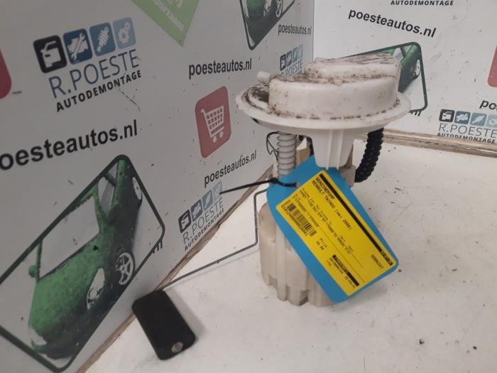 Usagé Pompe essence Renault Twingo (C06) 1.2 Prix € 20,00 Règlement à la marge proposé par Autodemontagebedrijf R. Poeste B.V.