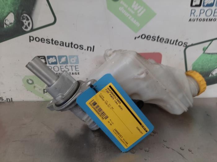 Master cylinder from a Fiat Punto 2010