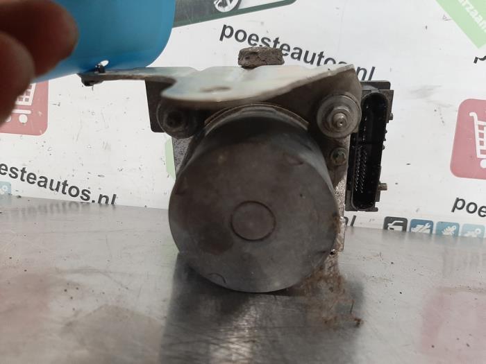 Usagé Pompe ABS Fiat Panda (169) 1.3 JTD 16V Multijet Prix € 30,00 Règlement à la marge proposé par Autodemontagebedrijf R. Poeste B.V.