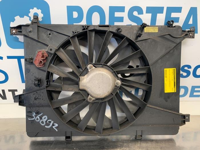 Used Radiator fan Alfa Romeo 159 Sportwagon (939BX) 1.9 JTDm Price € 40,00 Margin scheme offered by Autodemontagebedrijf R. Poeste B.V.