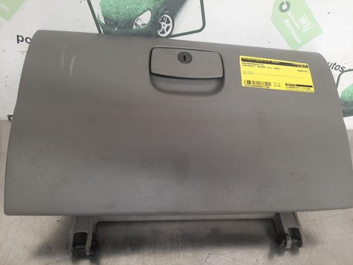 Gebrauchte Handschuhfach Chevrolet Tacuma 1.6 16V Preis € 25,00 Margenregelung angeboten von Autodemontagebedrijf R. Poeste B.V.