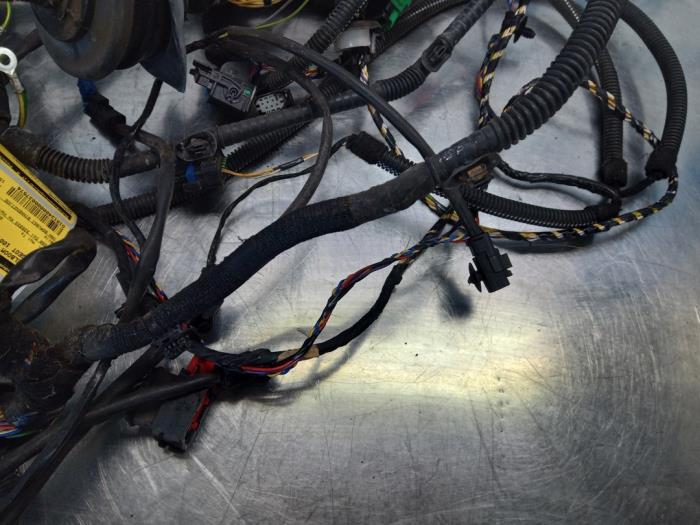 Wiring harness from a Peugeot 1007 (KM) 1.4 HDI 2006