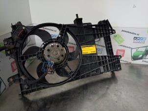 Usados Ventilador de radiador Lancia Ypsilon (843) 1.2 16V Precio € 20,00 Norma de margen ofrecido por Autodemontagebedrijf R. Poeste B.V.