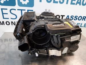 Usagé Boîtier chauffage Renault Twingo II (CN) 1.2 Prix € 50,00 Règlement à la marge proposé par Autodemontagebedrijf R. Poeste B.V.