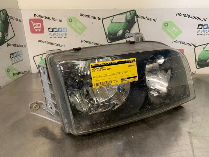 Używane Reflektor prawy Kia Joice 2.0 16V Cena € 30,00 Procedura marży oferowane przez Autodemontagebedrijf R. Poeste B.V.