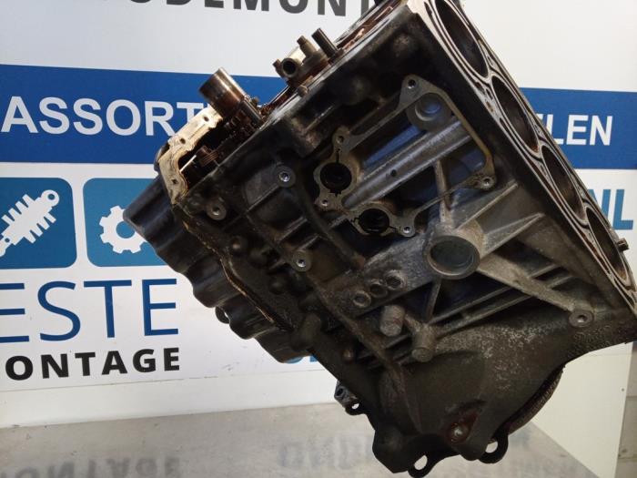 Used Engine crankcase Volkswagen Golf V (1K1) 1.6 FSI 16V Price € 200,00 Margin scheme offered by Autodemontagebedrijf R. Poeste B.V.