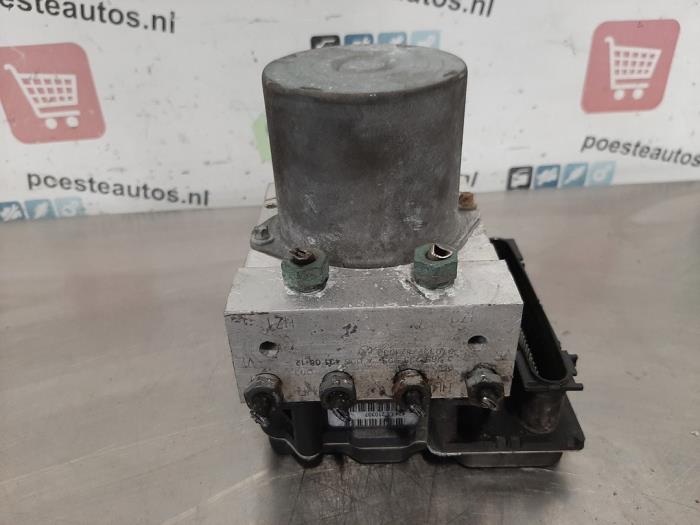 Gebrauchte ABS Pumpe Mercedes B (W245) 2.0 B-180 CDI 16V Preis € 75,00 Margenregelung angeboten von Autodemontagebedrijf R. Poeste B.V.