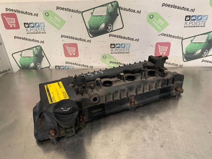 Rocker cover from a Smart Forfour (454) 1.3 16V 2005