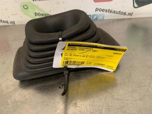 Używane Pokrywa dzwigni zmiany biegów Daihatsu Cuore (L251/271/276) Cena € 12,00 Procedura marży oferowane przez Autodemontagebedrijf R. Poeste B.V.