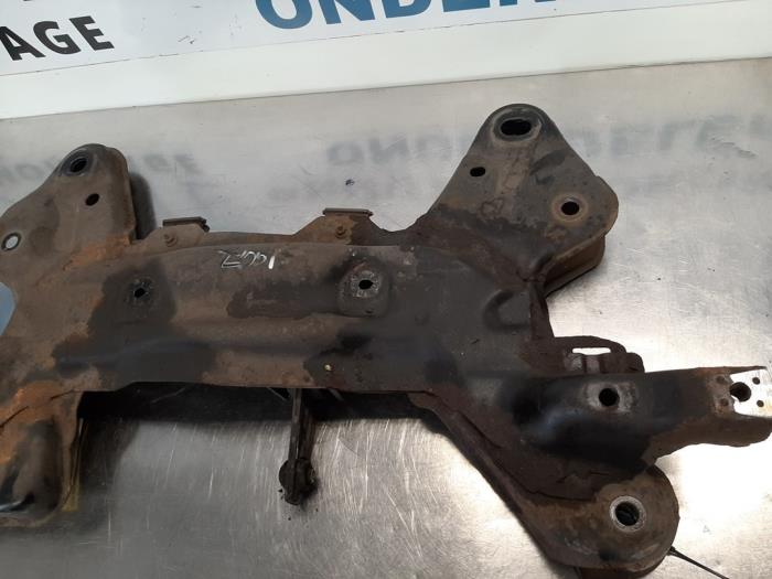 Subframe from a Peugeot 1007 (KM) 1.4 HDI 2006