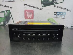 Używane Radioodtwarzacz CD Peugeot 1007 (KM) 1.6 GTI,Gentry 16V Cena € 40,00 Procedura marży oferowane przez Autodemontagebedrijf R. Poeste B.V.