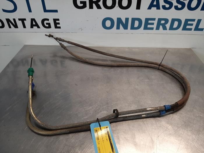Usagé Câble frein à main Peugeot 1007 (KM) 1.6 GTI,Gentry 16V Prix € 40,00 Règlement à la marge proposé par Autodemontagebedrijf R. Poeste B.V.