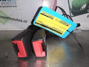 Used Rear seatbelt buckle, centre Opel Astra K 1.6 SIDI Eco Turbo 16V Price € 20,00 Margin scheme offered by Autodemontagebedrijf R. Poeste B.V.