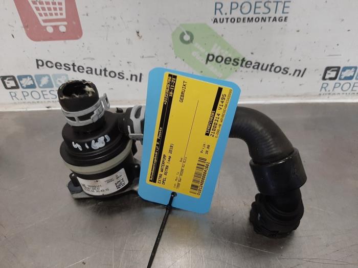 Begagnade Extra vattenpump Opel Astra K 1.6 SIDI Eco Turbo 16V Pris € 30,00 Marginaltabell erbjuds av Autodemontagebedrijf R. Poeste B.V.