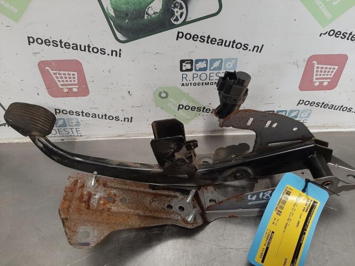 Używane Pedal hamulca Volvo V50 (MW) 1.6 D 16V Cena € 30,00 Procedura marży oferowane przez Autodemontagebedrijf R. Poeste B.V.