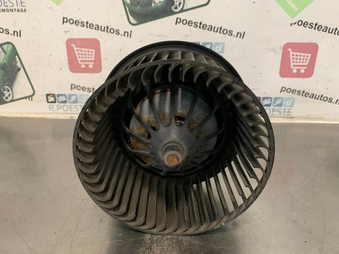 Motor de ventilador de calefactor de un Volvo V50 (MW) 1.6 D 16V 2005
