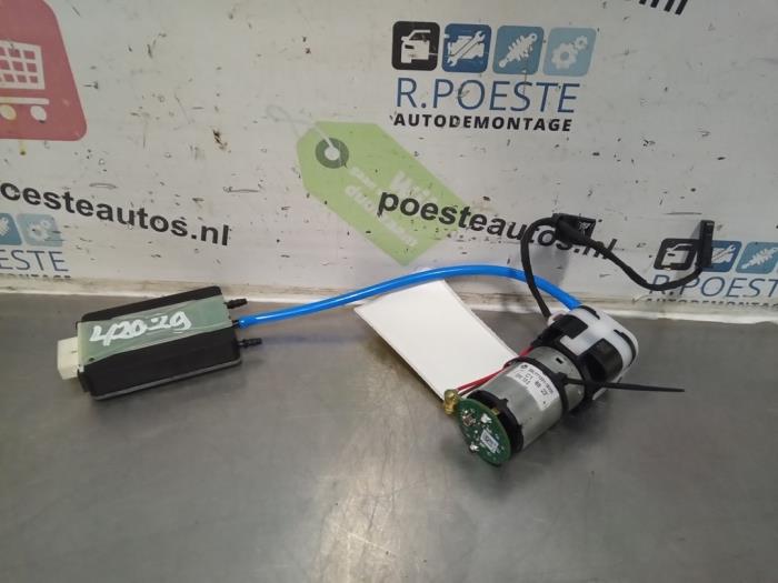 Begagnade Kompressor Opel Astra K 1.6 SIDI Eco Turbo 16V Pris € 50,00 Marginaltabell erbjuds av Autodemontagebedrijf R. Poeste B.V.
